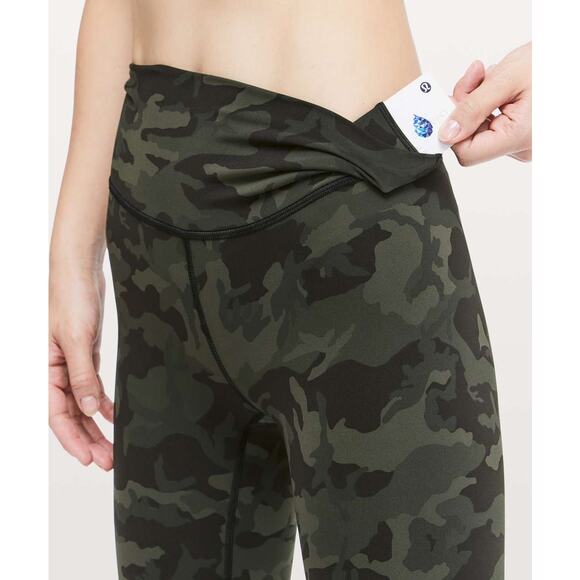 EUC Lululemon Wunder Under Crop High-Rise 21”, Camo Multi Green, Size 0, W6AYJS - Picture 3 of 11